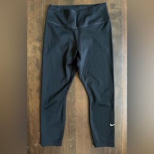 Nike Dri-Fit Capri Leggings sz small gently worn